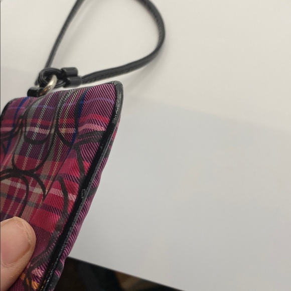 Coach - Picture 5 of 8